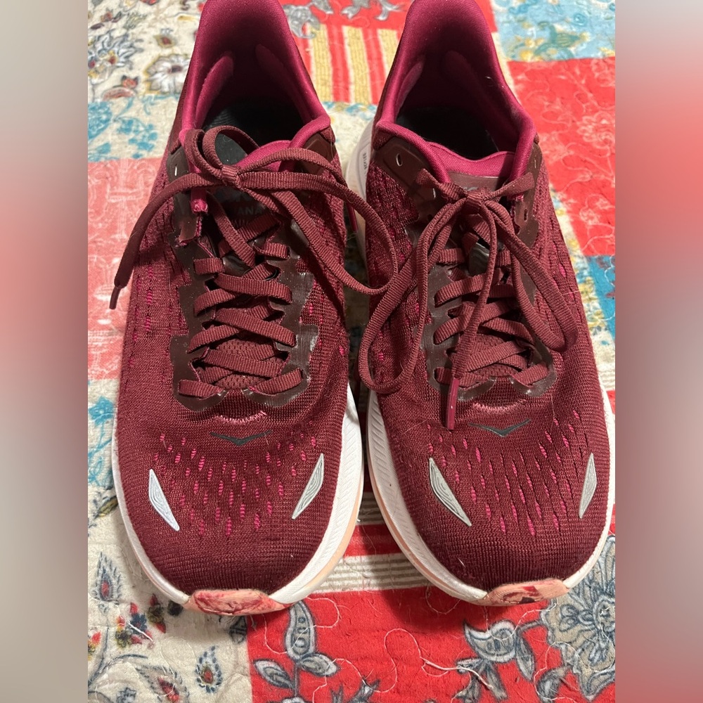 Women's Burgundy Hoka kawana